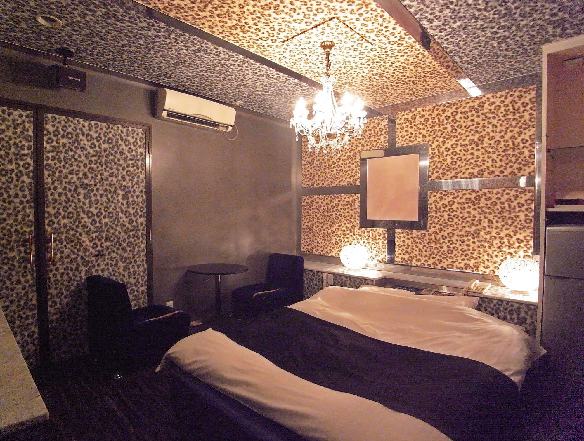 ホテル暴れ狸の鬼袋姫路駅前店 男塾ホテルグループ (Adults Only) Himeji Eksteriør bilde